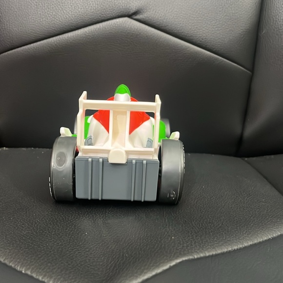 Toy - Picture 3 of 6